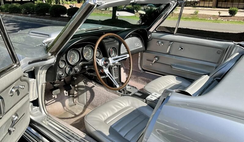 
								1966 Chevrolet C2 Corvette full									