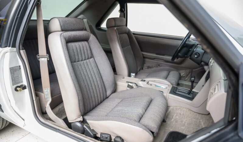 
								1990 Ford Mustang LX White full									