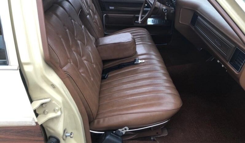 
								1973 Pontiac Grand Safari Wagon V8 full									