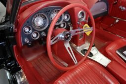 
										1963 Chevrolet Corvette V8 full									