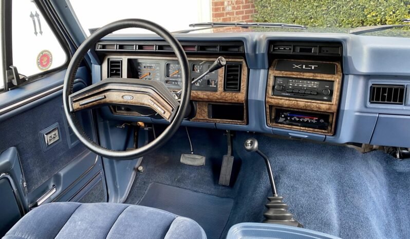 
								1986 Ford Bronco XLT 4X4 full									