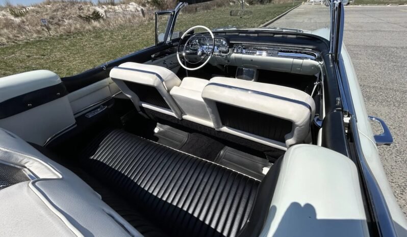 
								1957 Cadillac Eldorado Biarritz V8 White full									