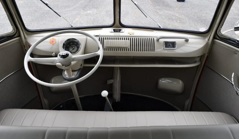 
								1961 Volkswagen Type 2 Bus full									