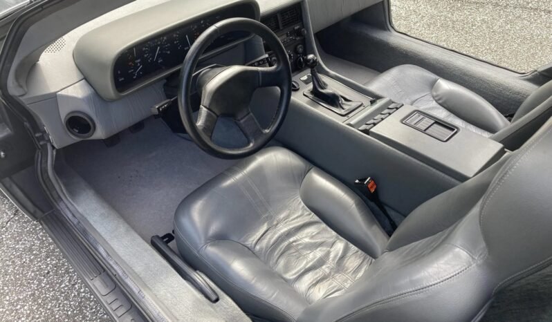 
								1981 DeLorean DMC-12 full									