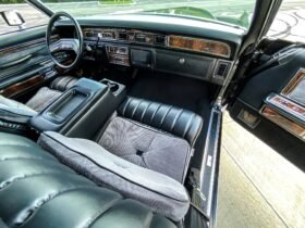 1977 Lincoln Continental Mark V Town