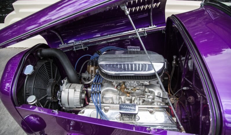 
								1932 Ford Deuce Roadster V8 full									