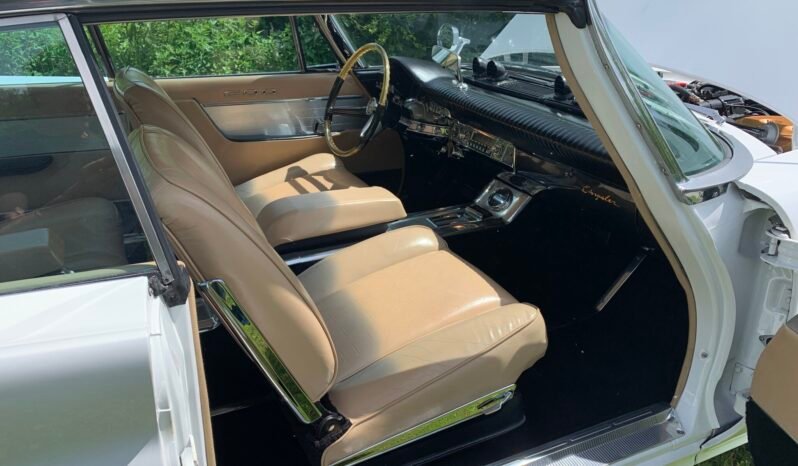 
								1961 Chrysler 300G White V8 full									