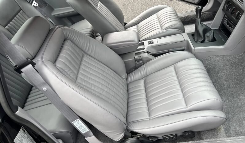 
								1993 Ford Mustang SVT Cobra full									