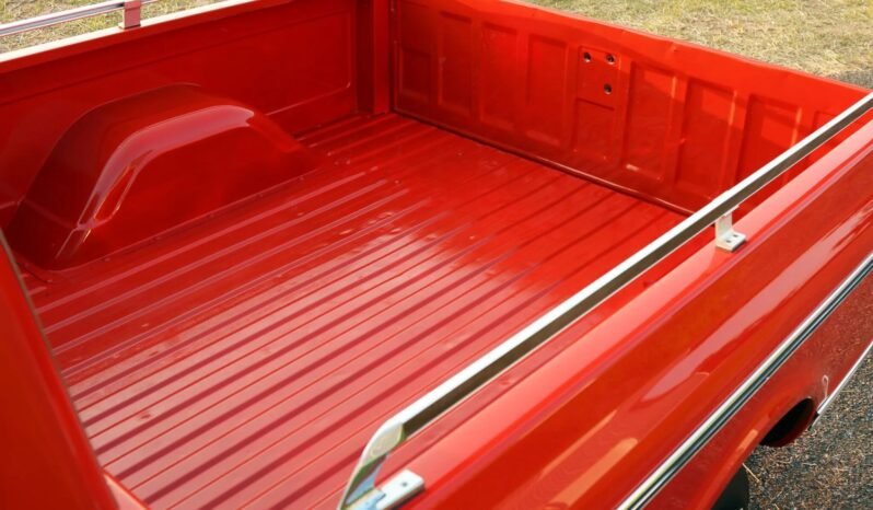 
								1970 Chevrolet C10 CST full									