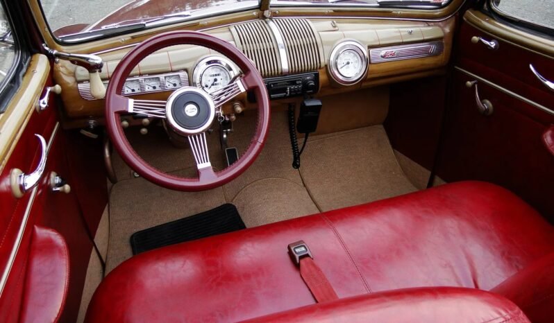 
								1947 Ford Super Deluxe full									