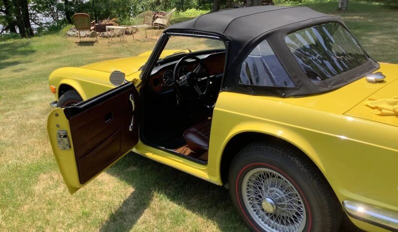 
								1974 Triumph TR6 Yellow full									