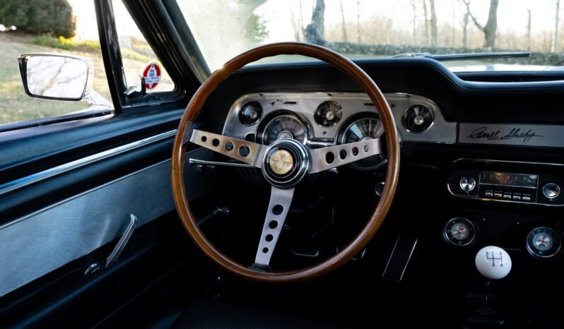 
								1967 Shelby Mustang GT500 White full									