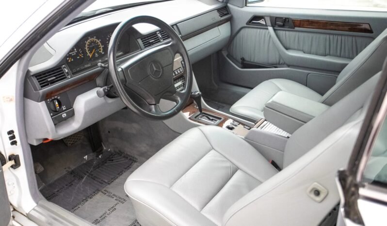 
								1993 Mercedes-Benz 300CE full									