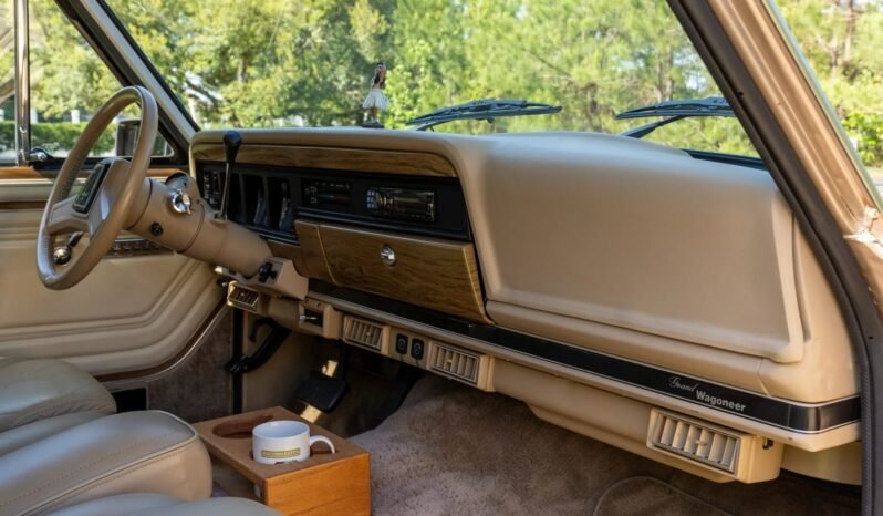 
								1989 Jeep Grand Wagoneer 4X4 full									