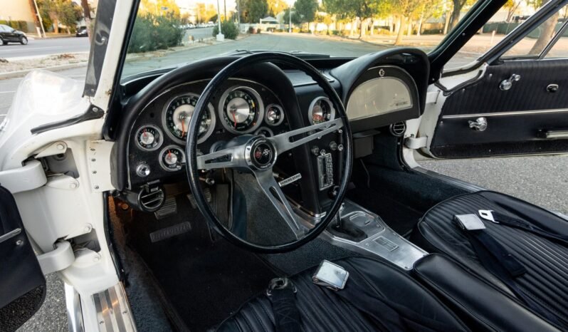 
								1963 Chevrolet Corvette Split-Window White full									