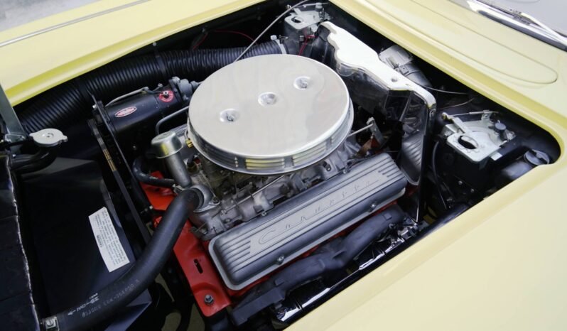 
								1958 Chevrolet Corvette V8 Yellow full									