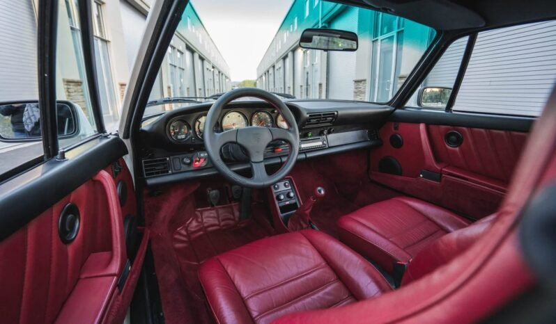 
								1989 Porsche 911 Turbo White full									