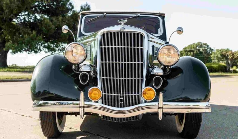 
								1935 Ford Deluxe Convertible full									
