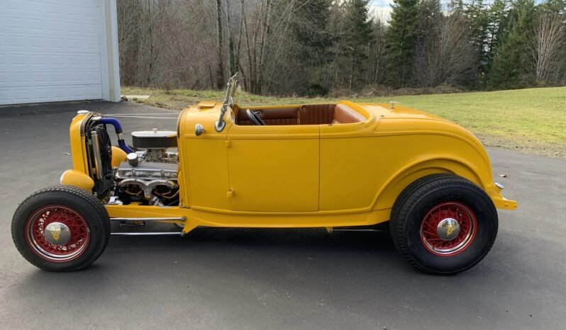 
								1932 Ford Highboy Roadster Yellow full									