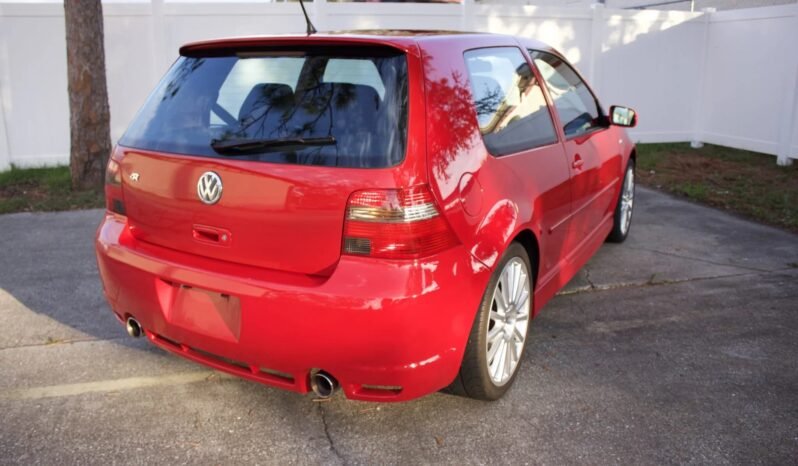 
								2004 Volkswagen Golf R32 4MOTION full									