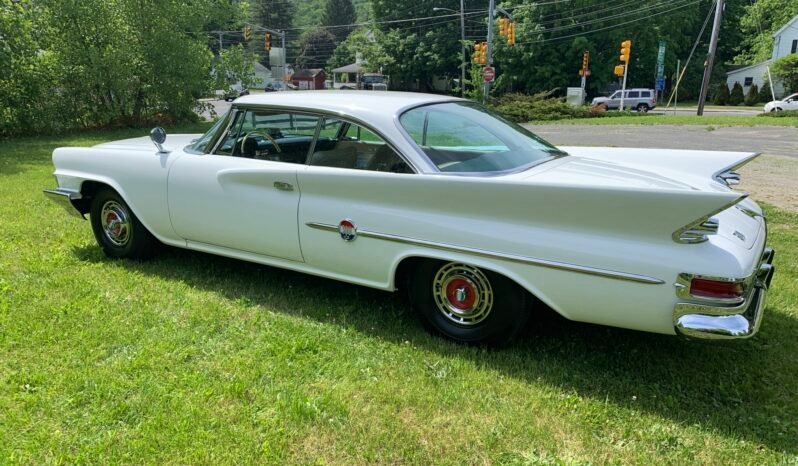 
								1961 Chrysler 300G White V8 full									
