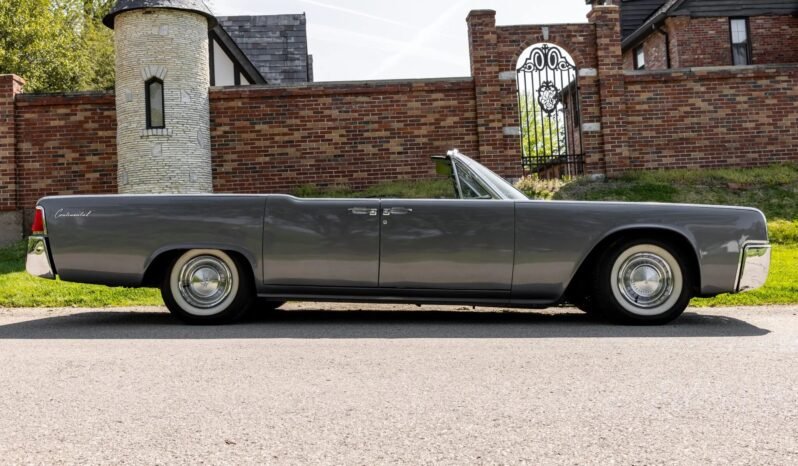 
								1963 Lincoln Continental Convertible V8 full									