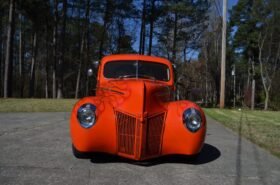 1940 Ford Deluxe Coupe 3-Speed
