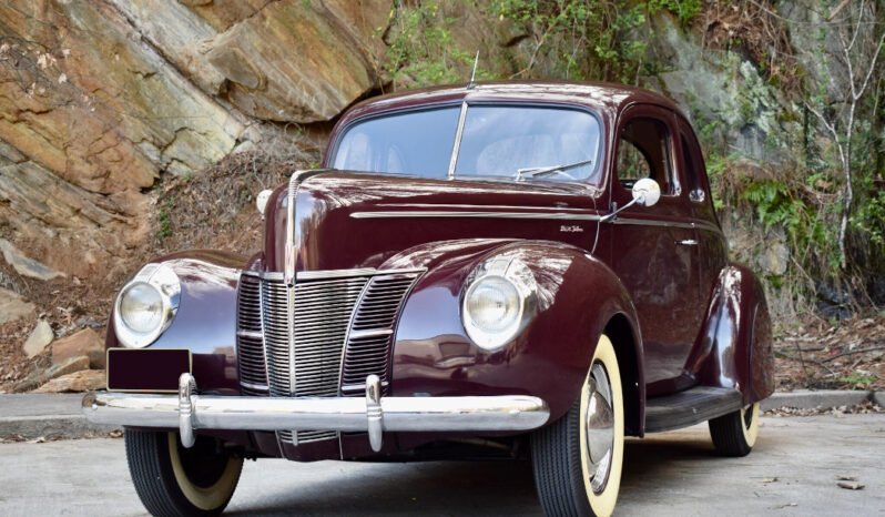 
								1940 Ford Deluxe Coupe V8 3-Speed full									