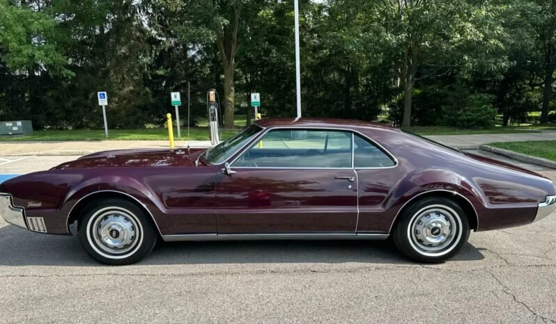 
								1966 Oldsmobile Toronado Deluxe V8 full									