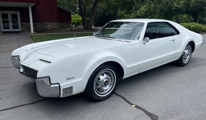 
								1966 Oldsmobile Toronado full									