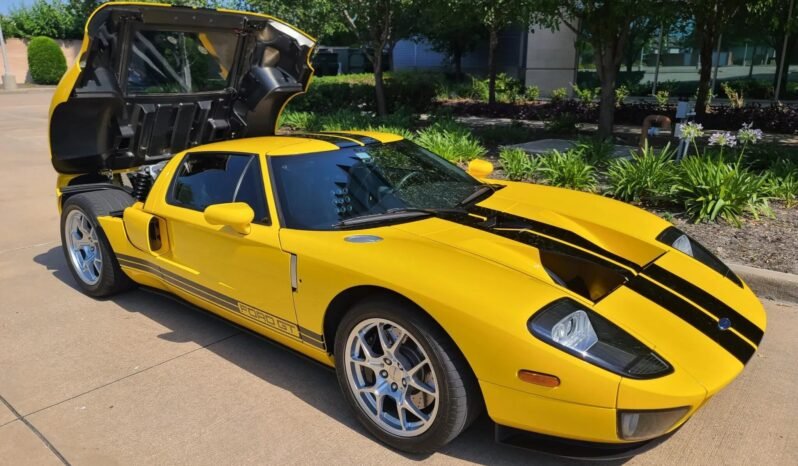 
								2005 Ford GT Yellow full									