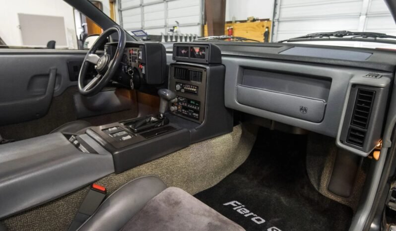 
								1987 Pontiac Fiero GT full									