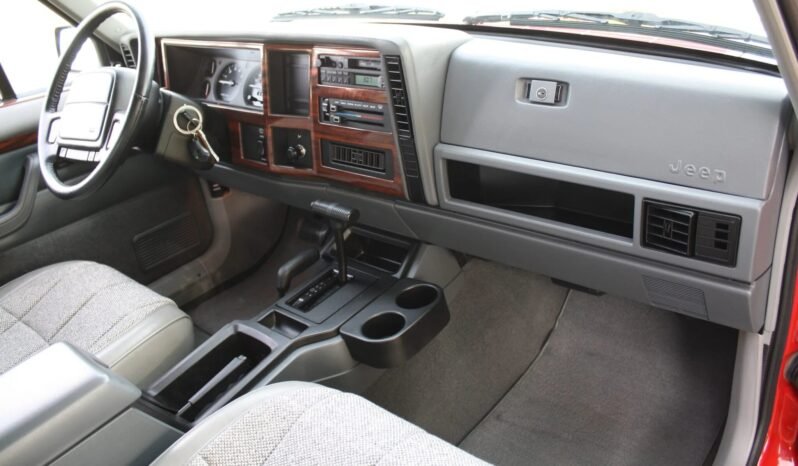 
								1996 Jeep Cherokee 4X4 full									