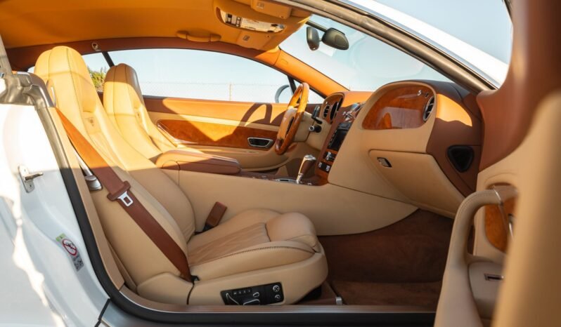 
								2010 Bentley Continental GT White full									