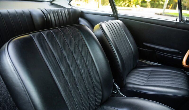 
								1966 Porsche 911 Silver full									