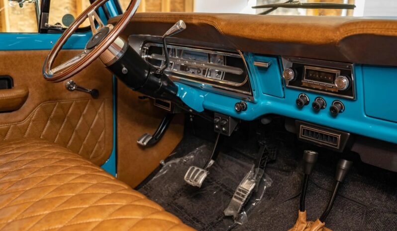 
								1972 Ford F-350 Crew Cab V8 full									