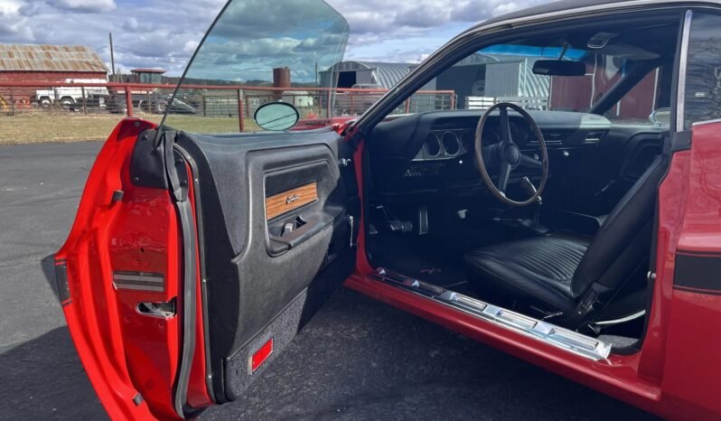 
								1970 Dodge Challenger R/T SE full									