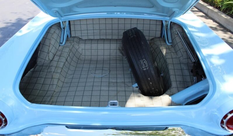 
								1957 Ford Thunderbird Blue full									