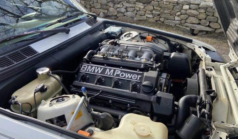 
								1991 BMW M3 Alpine White full									