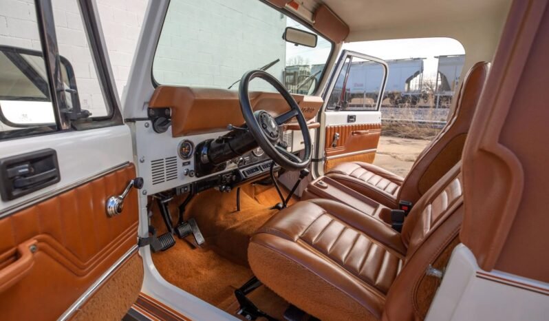 
								1983 Jeep CJ-8 Scrambler 4WD full									