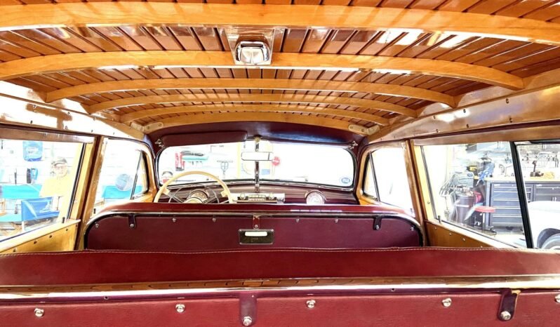 
								1947 Buick Roadmaster Estate Woodie Wagon full									