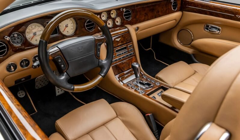 
								2007 Bentley Azure V8 full									
