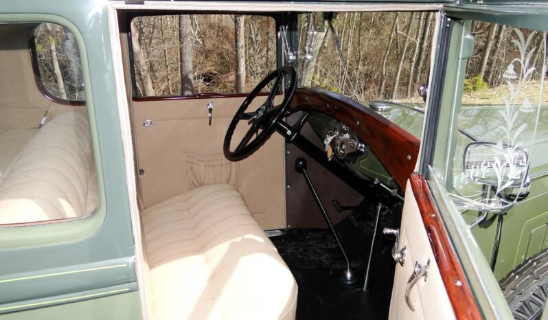 
								1931 Ford Model A Deluxe full									