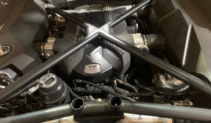 
								2014 Lamborghini Aventador full									