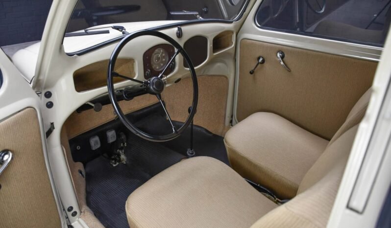 
								1951 Volkswagen Beetle Split-Window full									