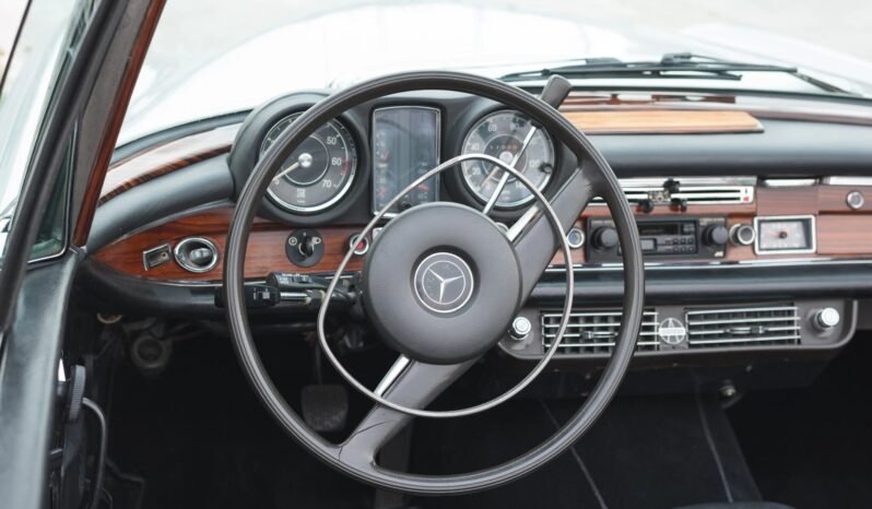 
								1968 Mercedes-Benz 250SE Cabriolet full									