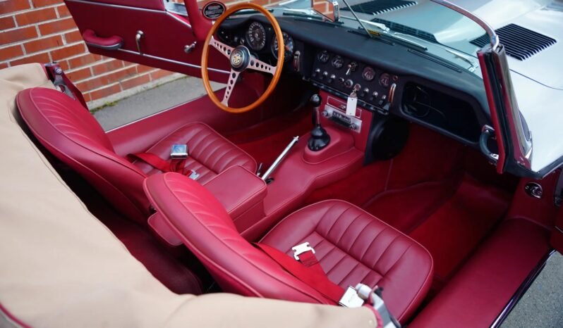 
								1965 Jaguar XKE Roadster full									