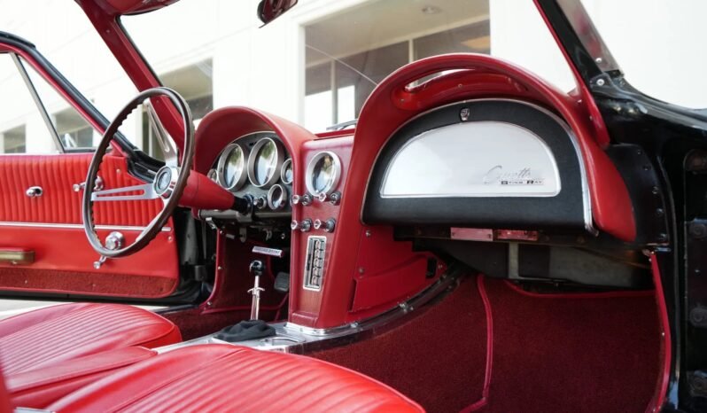 
								1963 Chevrolet Corvette C2 Split-Window Black full									