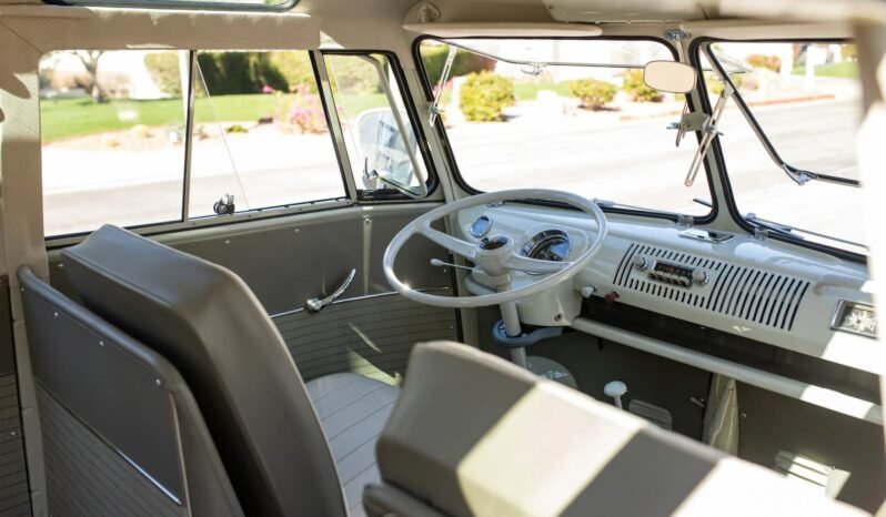 
								1964 Volkswagen Type 2 Deluxe 21-Window full									