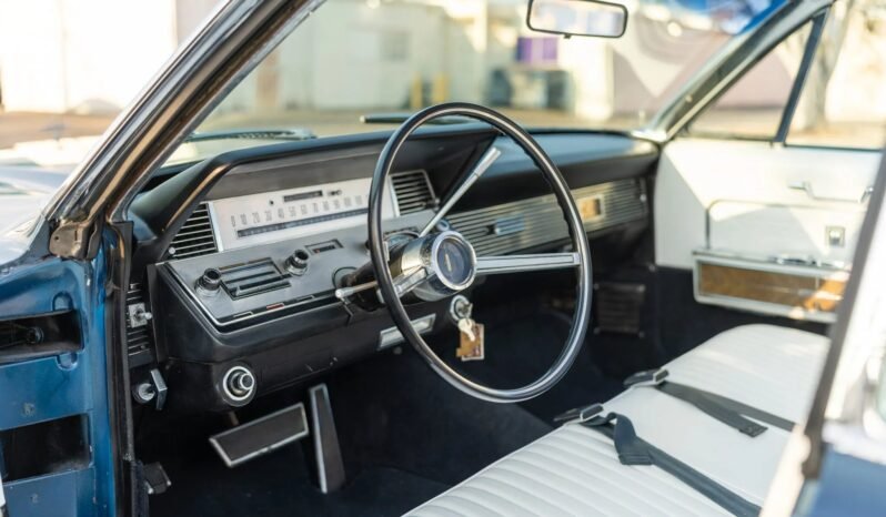 
								1966 Lincoln Continental V8 full									